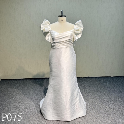 P075 Fashion design puffy sleeves with pleated Bridal Wedding Dress for Woman