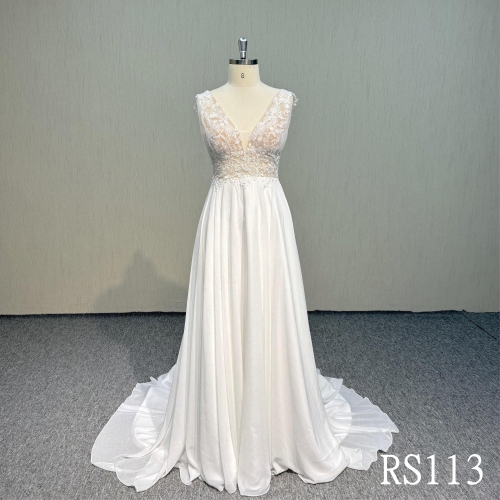 RS113 V-neck sleeveless dress with lace appliques Made In China