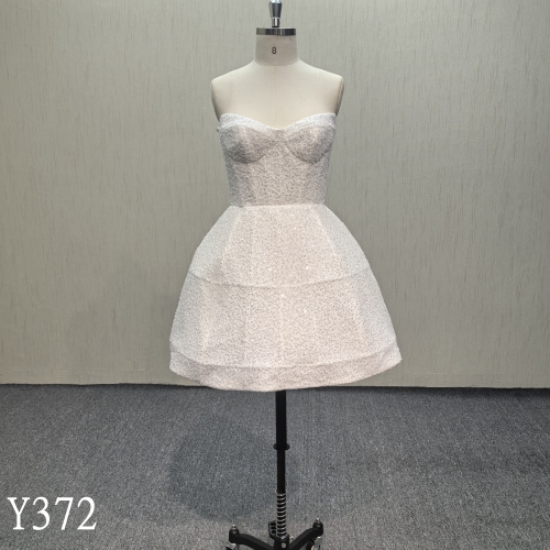 Y372  Gorgeous short wedding ball gown  with thick beading lace  for bride made in China