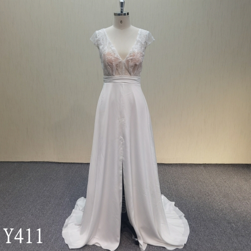 Y411 Elegant Satin Ivory Short sleeves  A-Line wedding dress with flora lace made in China