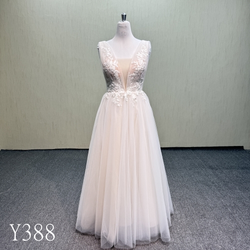 Y388 Elegant Deep V-Neck Tulle Wedding Dress