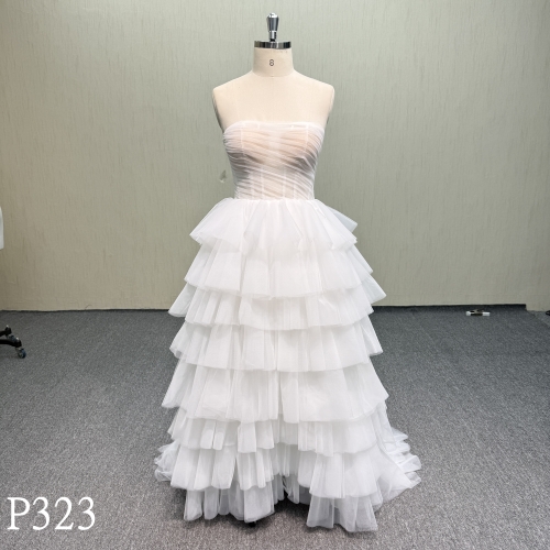 P323 Unique and brave style, ruffles on the skirt