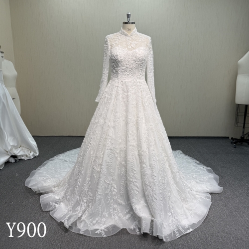 Y900 Exquisite Lace Gown with Intricate Beadwork, Elegant Long Sleeves, and Sculpted Fit