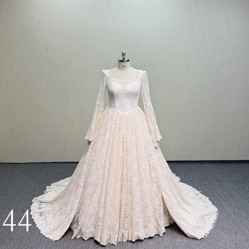 Y944 Vintage Romantic Two-Piece Lace Wedding Gown.