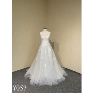 Y057 A-line strapless lace applique V-neck wedding dress