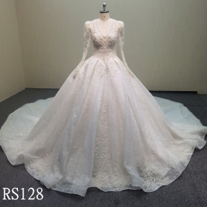 RS128 V-neck long-sleeved wedding dress