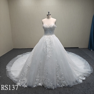 RS137  Off-the-shoulder sweetheart neckline bridal wedding dress