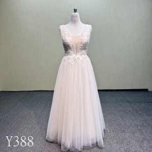 Y388 Elegant Deep V-Neck Tulle Wedding Dress
