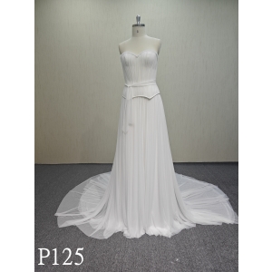 P125 An ivory sweetheart neckline wedding dress with lace up back