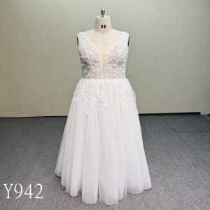 Y942 Elegant Plus Size 3D Floral Lace Wedding Dress.