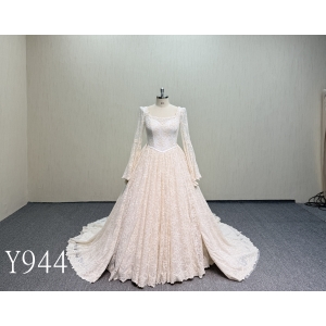 Y944 Vintage Romantic Two-Piece Lace Wedding Gown.