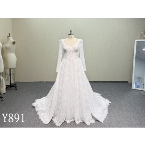 Y891 Romantic Long Sleeve Chantilly Lace A-Line Wedding Dress.